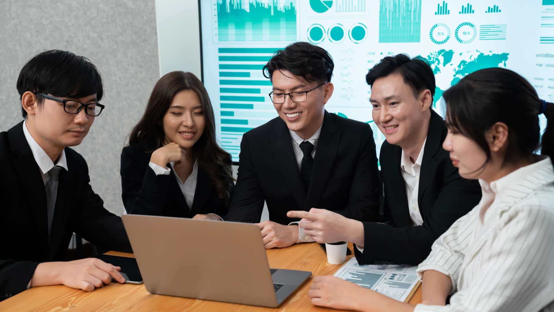 When Should a Startup Hire a Strategic Advisor?